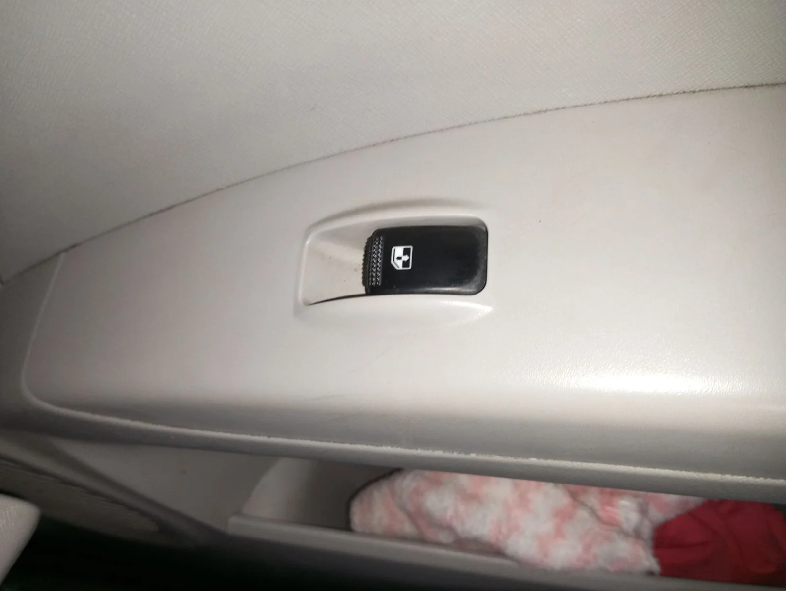 Foto de MANDO ELEVALUNAS DELANTERO DERECHO KIA PICANTO (SA) 1.1 CAT (65 CV / 48 KW) referencia 935782D000