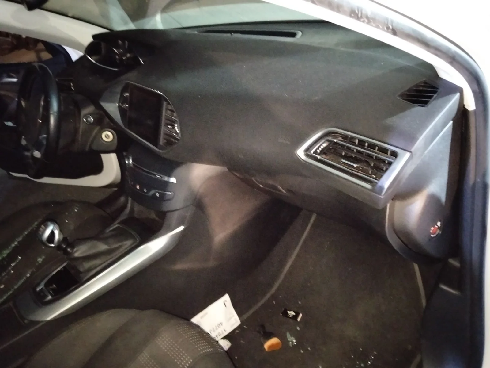 Foto de SALPICADERO PEUGEOT 308