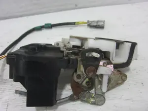 Foto de CERRADURA PUERTA TRASERA IZQUIERDA MG ROVER ROVER 45 (T/RT) 1.4 16V CAT (103 CV / 76 KW) referencia FQM100490 foto 3