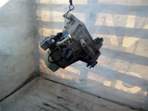 Foto de CAJA CAMBIOS PEUGEOT 208 1.2 12V e-VTi (82 CV / 60 KW) referencia 20A704 foto 11