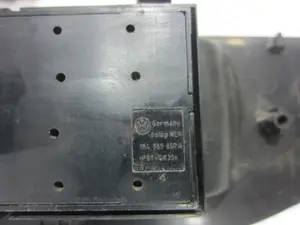 Foto de MANDO ELEVALUNAS DELANTERO IZQUIERDO VOLKSWAGEN GOLF IV BERLINA (1J1)(10.1997) referencia 1K4959857A foto 3