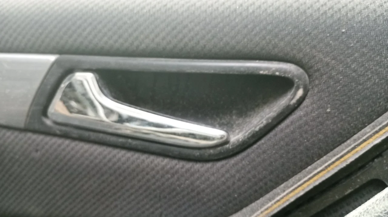 Foto de MANETA INTERIOR DELANTERA IZQUIERDA MERCEDES-BENZ CLASE B (BM 245) 2.0 CDI CAT (109 CV / 80 KW) referencia A1697600961