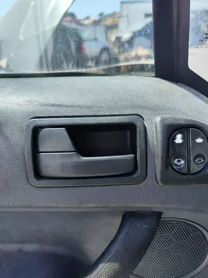 Foto de MANETA INTERIOR DELANTERA IZQUIERDA FORD TRANSIT CONNECT (TC7) 1.8 TDCi CAT (90 CV / 66 KW)