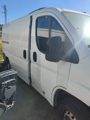 Foto de PUERTA DELANTERA DERECHA FIAT DUCATO 3 FURGÓN 33 2.2 JTD CAT (101 CV / 74 KW) referencia 0046862839