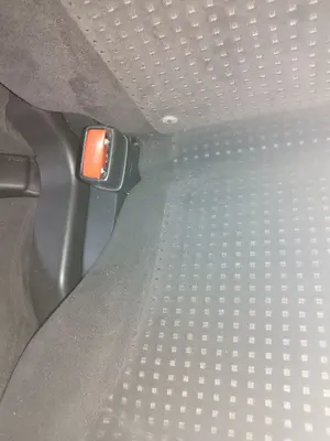 Foto de ENGANCHE CINTURON TRASERO IZQUIERDO MITSUBISHI GRANDIS (NA0W) 2.0 DI-D CAT (136 CV / 100 KW)