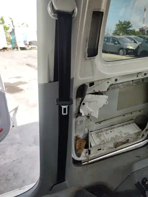 Foto de PRETENSOR AIRBAG DERECHO VOLKSWAGEN CADDY (2K)(02.2004) 1.9 TDI (BSU) (75 CV / 55 KW)