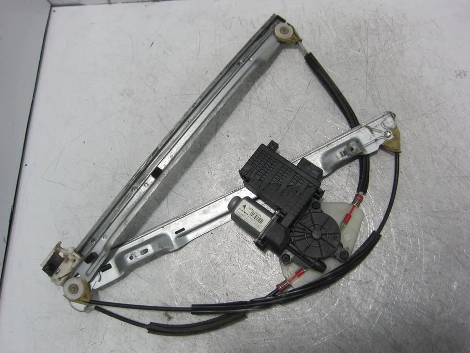 Foto de ELEVALUNAS DELANTERO DERECHO CITROEN C4 PICASSO 1.6 16V (120 CV / 88 KW) referencia 9674032680
