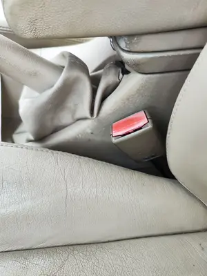 Foto de PRETENSOR AIRBAG IZQUIERDO JAGUAR X-TYPE 2.1 V6 24V CAT (156 CV / 115 KW)