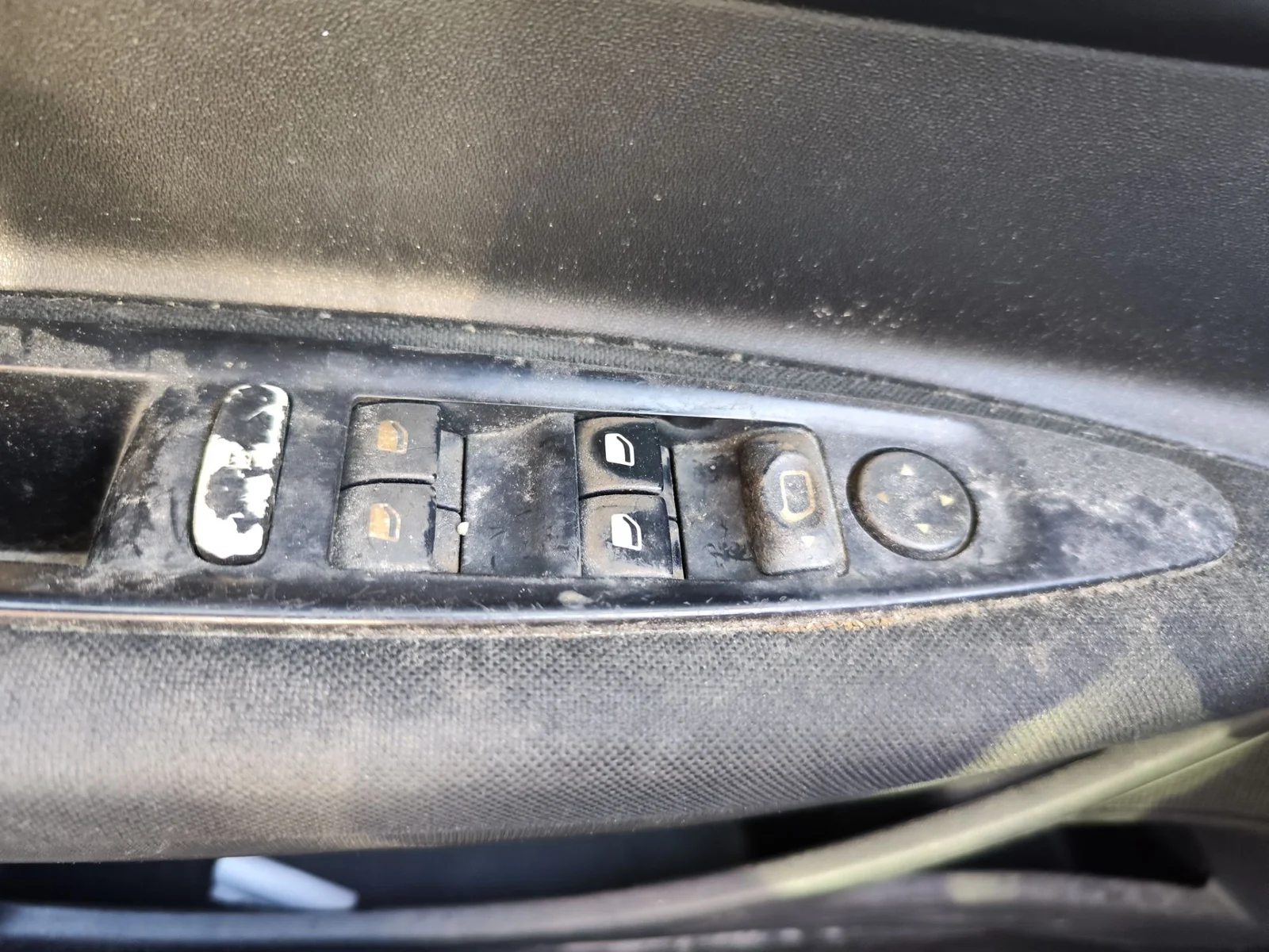 Foto de MANDO ELEVALUNAS DELANTERO IZQUIERDO CITROEN C4 BERLINA 1.6 16V HDi (90 CV / 66 KW)