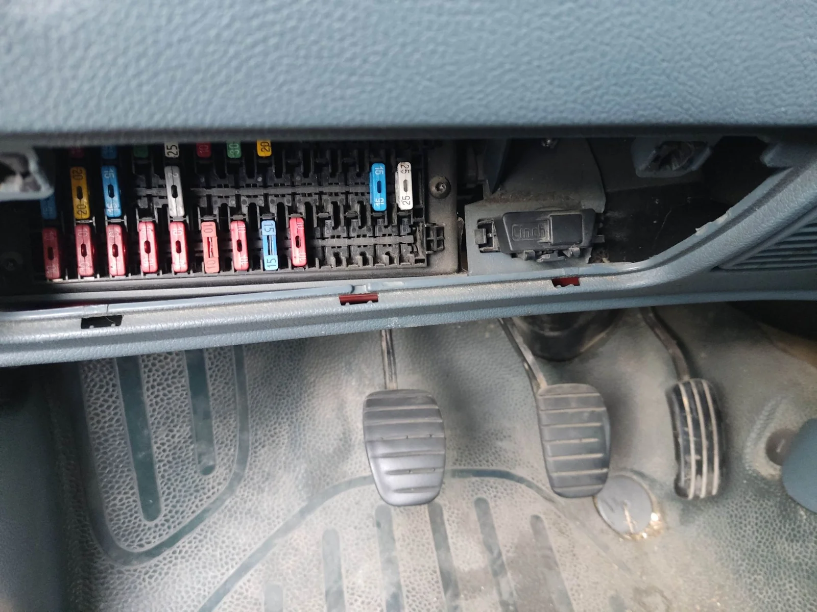 Foto de PEDAL EMBRAGUE RENAULT KANGOO I (F/KC0) 1.2 (58 CV / 43 KW)