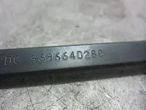 Foto de BRAZO LIMPIA DELANTERO IZQUIERDO CITROEN GRAND C4 PICASSO 1.6 16V (120 CV / 88 KW) referencia 9686640280 foto 2