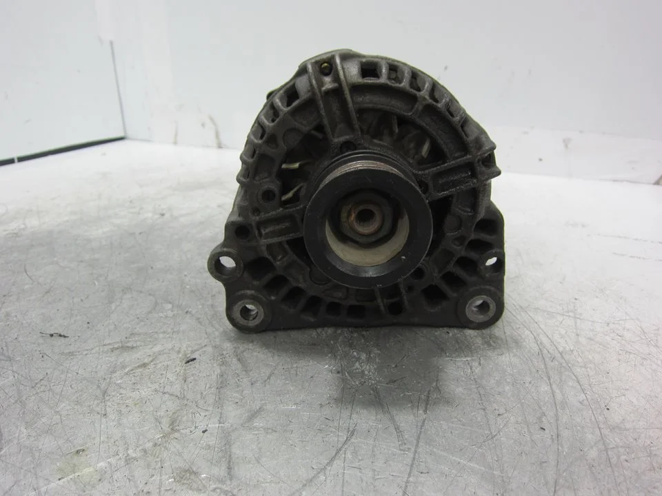 Foto de ALTERNADOR SEAT IBIZA (6K1) referencia 037903025L