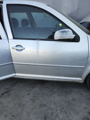 Foto de PUERTA DELANTERA DERECHA VOLKSWAGEN GOLF IV BERLINA (1J1)(10.1997) 1.9 TDI (131 CV / 96 KW)