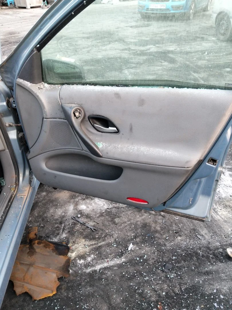 Foto de GUARNECIDO PUERTA DELANTERA DERECHA RENAULT LAGUNA II (BG0) 1.9 dCi Diesel CAT (101 CV / 74 KW) referencia 7701049117