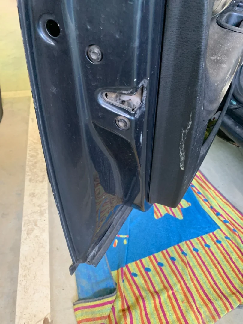 Foto de CERRADURA PUERTA TRASERA IZQUIERDA VOLKSWAGEN GOLF IV BERLINA (1J1)(10.1997) 1.9 TDI (101 CV / 74 KW) referencia 3B4839016AL