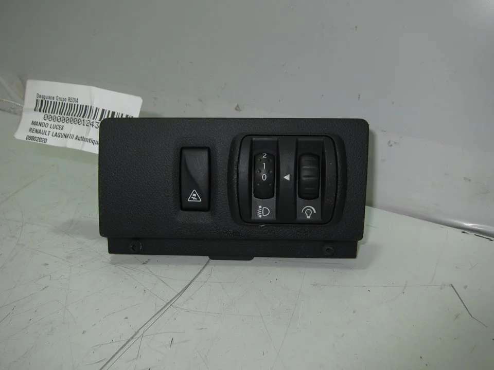 Foto de MANDO LUCES RENAULT LAGUNA III BERLINA 2.0 dCi Diesel CAT (131 CV / 96 KW) referencia 08802020