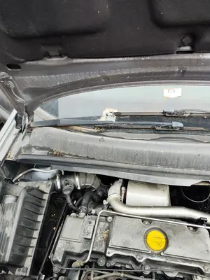 Foto de BRAZO LIMPIA DELANTERO DERECHO OPEL ZAFIRA A 2.0 DTI (101 CV / 74 KW)