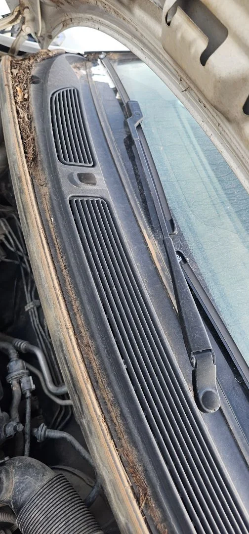 Foto de BRAZO LIMPIA DELANTERO DERECHO SKODA FABIA (5J2) 1.2 (60 CV / 44 KW) referencia 5J1955410C