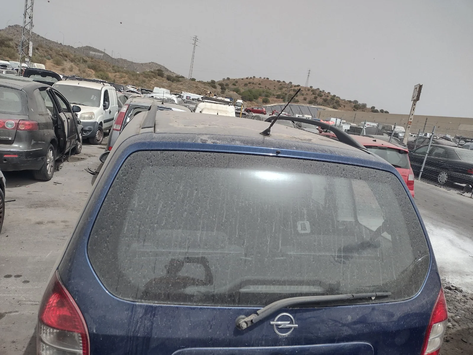 Foto de CERRADURA MALETERO / PORTON OPEL ZAFIRA A 2.0 DTI (101 CV / 74 KW) referencia 90563999