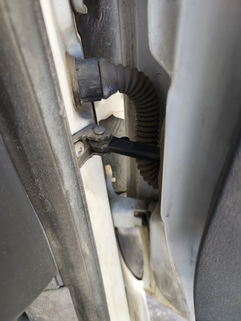 Foto de RETENEDOR PUERTA FORD TRANSIT CONNECT (TC7) 1.8 TDCi CAT (90 CV / 66 KW)