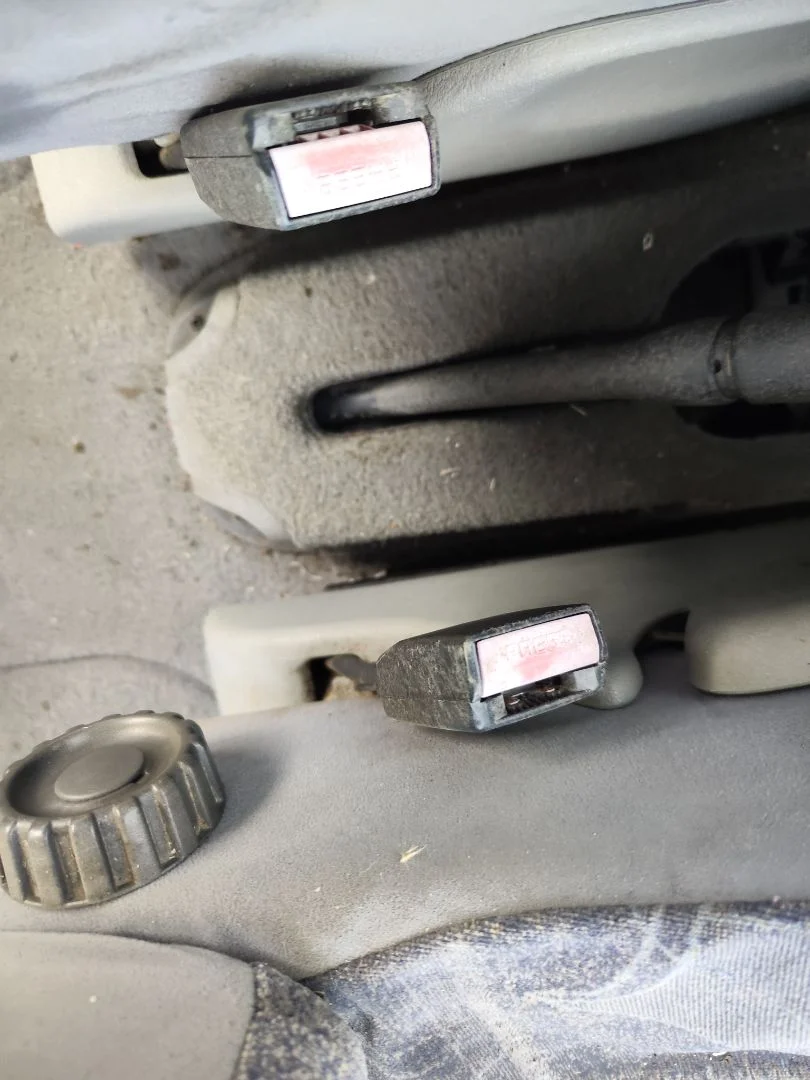 Foto de ENGANCHE CINTURON DELANTERO DERECHO RENAULT SCENIC I (JA...) 1.4 CAT (95 CV / 70 KW)