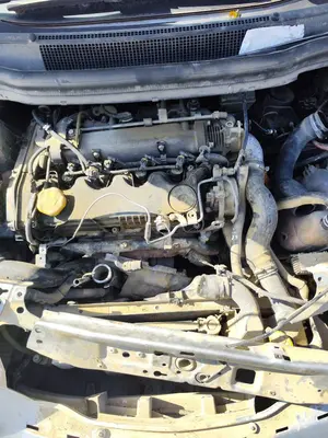 Foto de MOTOR COMPLETO OPEL ZAFIRA B 1.9 CDTI (120 CV / 88 KW) referencia 55208329 foto 2