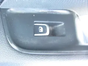 Foto de MANDO ELEVALUNAS TRASERO IZQUIERDO AUDI A3 SEDÁN (8VM) 2.0 16V TDI (150 CV / 110 KW)