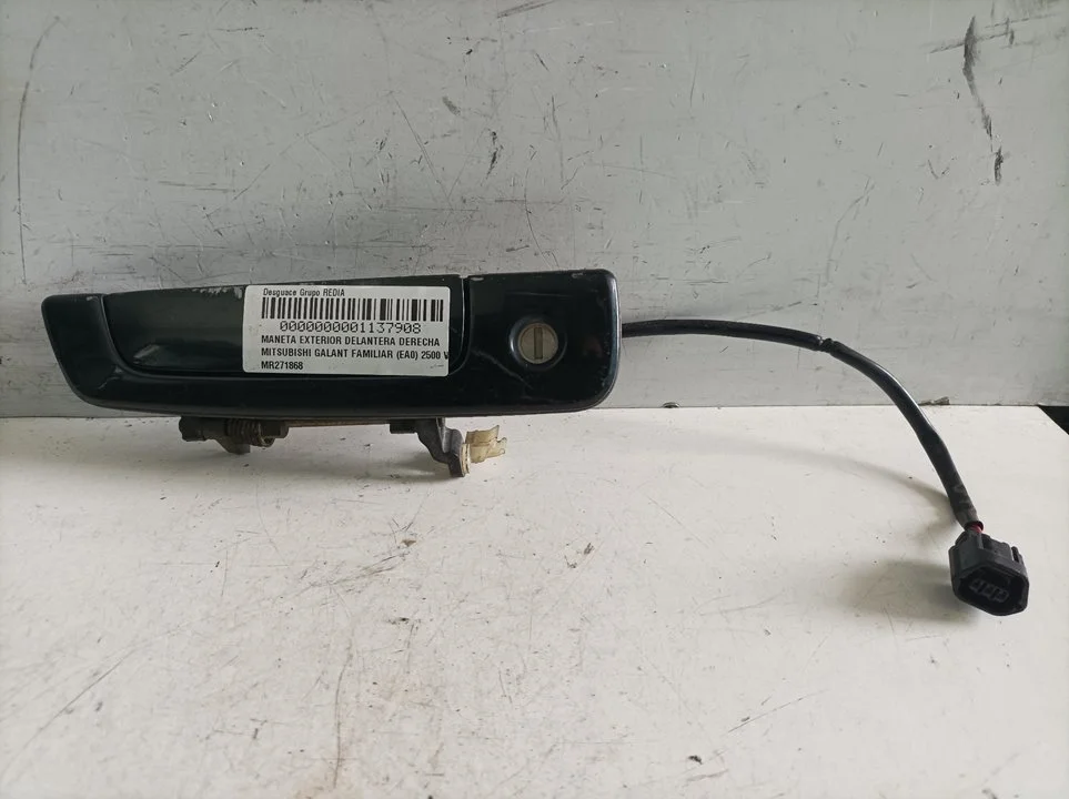 Foto de MANETA EXTERIOR DELANTERA DERECHA MITSUBISHI GALANT FAMILIAR (EA0) 2.5 V6 24V CAT (163 CV / 120 KW) referencia MR271868