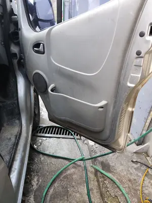 Foto de GUARNECIDO PUERTA DELANTERA DERECHA OPEL VIVARO FURGÓN/COMBI 2.0 16V CDTI (114 CV / 84 KW)