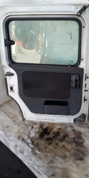 Foto de PUERTA LATERAL CORREDERA IZQUIERDA OPEL CORSA C 1.3 16V CDTI CAT (Z 13 DT / LN9) (69 CV / 51 KW) foto 2