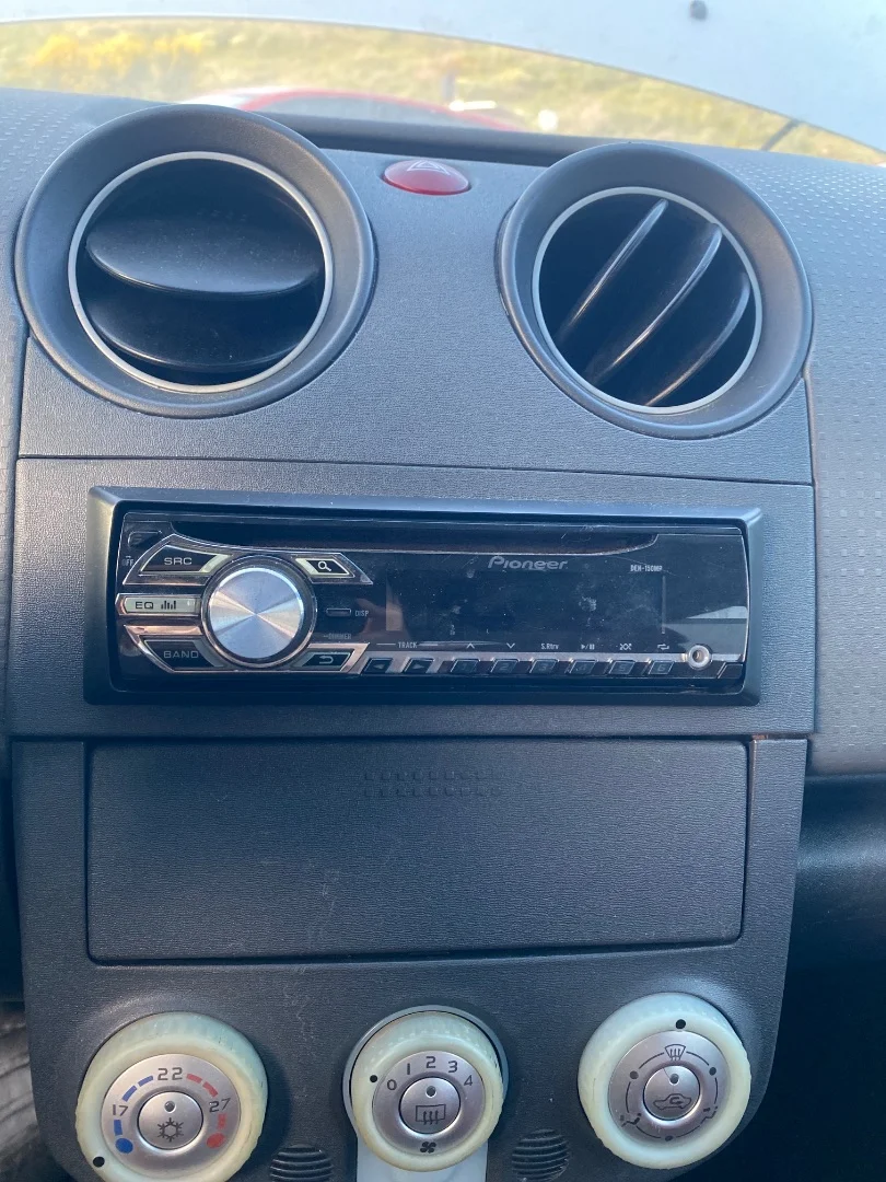 Foto de SISTEMA AUDIO / RADIO CD MITSUBISHI COLT CZ3 BERL. 5 (Z30A) 1.3 CAT (95 CV / 70 KW)
