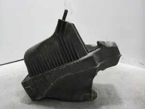 Foto de CAJA FILTRO AIRE RENAULT CLIO III 1.5 dCi Diesel (68 CV / 50 KW) referencia 8200398990 foto 8