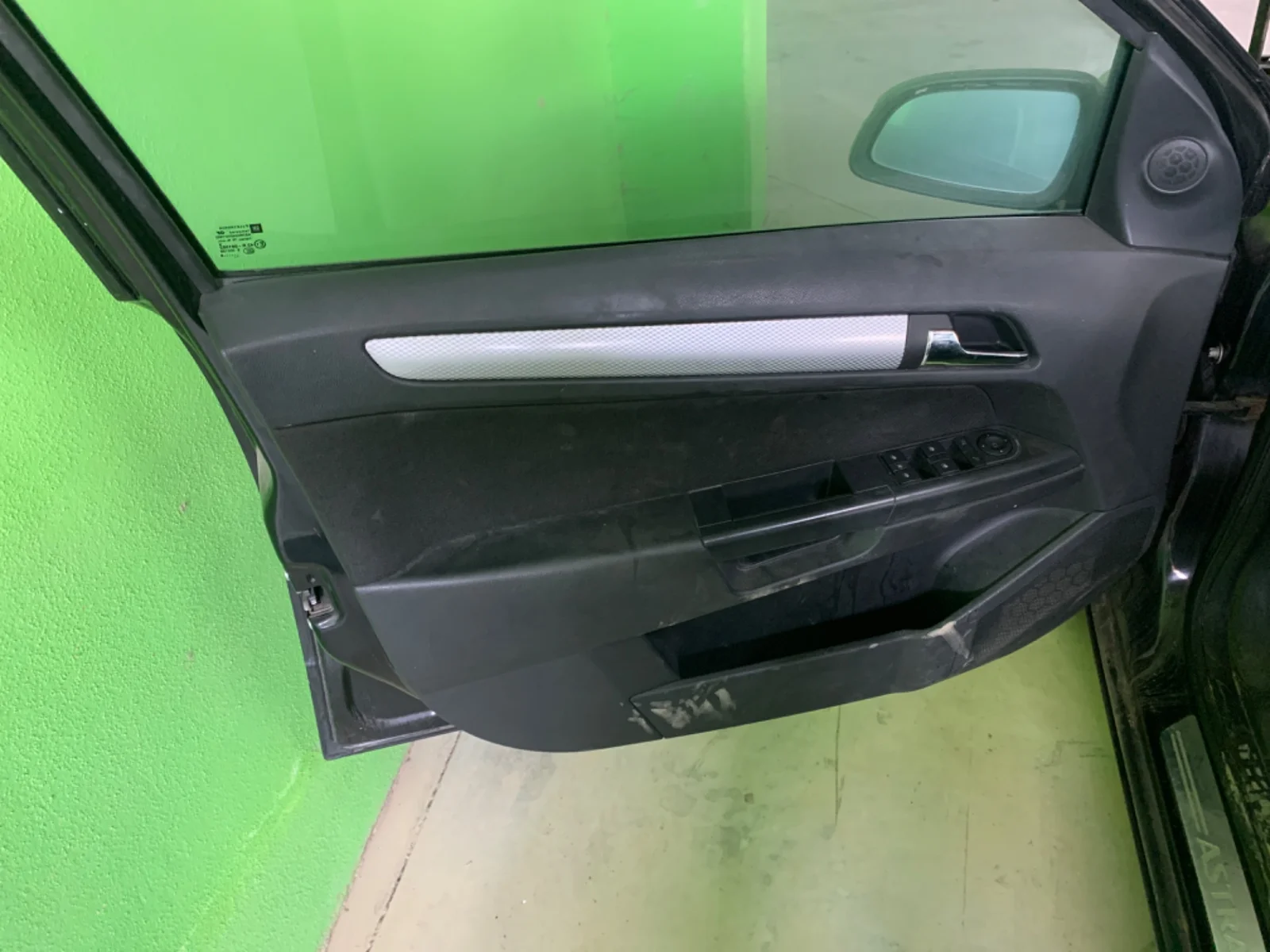 Foto de ELEVALUNAS DELANTERO IZQUIERDO OPEL ASTRA H CARAVAN 1.9 16V CDTI CAT (Z 19 DTH / LRD) (150 CV / 110 KW)