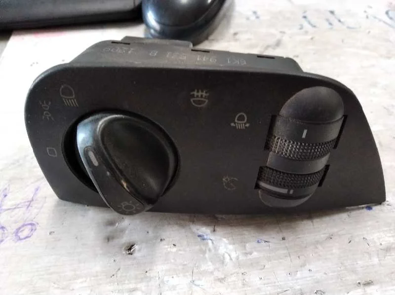 Foto de MANDO LUCES SEAT IBIZA (6K1) referencia 6K1941531B