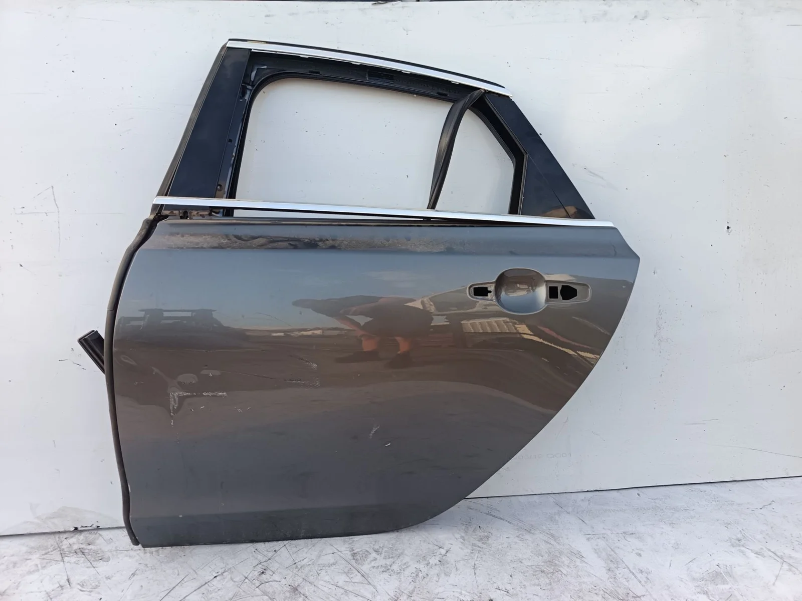 Foto de PUERTA TRASERA IZQUIERDA JAGUAR XF 2.0 Diesel CAT (163 CV / 120 KW)