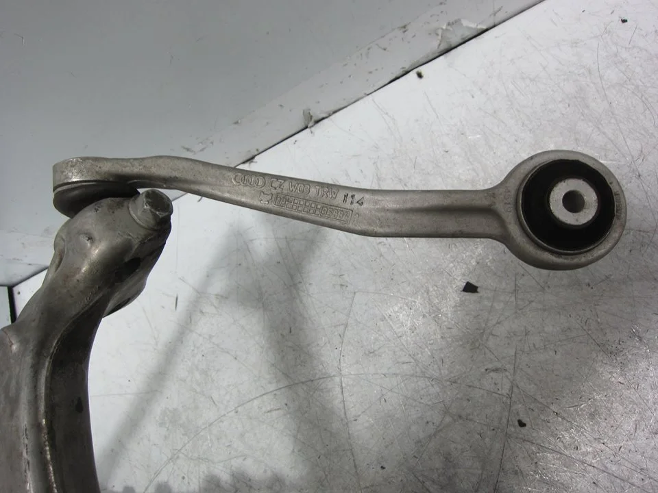Foto de BRAZO SUSPENSION SUPERIOR DELANTERO DERECHO PORSCHE MACAN (95BA) referencia 8K0510P