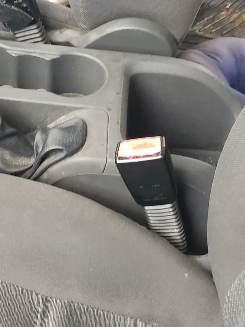 Foto de ENGANCHE CINTURON DELANTERO IZQUIERDO FORD FOCUS BERLINA (CAP) 1.8 Flexifuel CAT (125 CV / 92 KW)