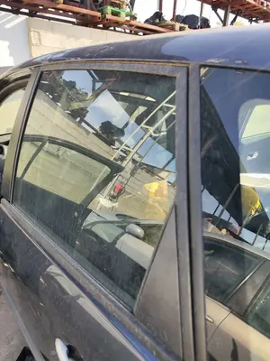 Foto de LUNA TRASERA IZQUIERDA RENAULT SCENIC II (JM) 1.5 dCi Diesel (106 CV / 78 KW)