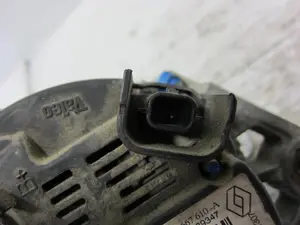 Foto de ALTERNADOR RENAULT MEGANE II BERLINA 3P 1.9 dCi Diesel FAP (131 CV / 96 KW) referencia 8200667610 foto 4