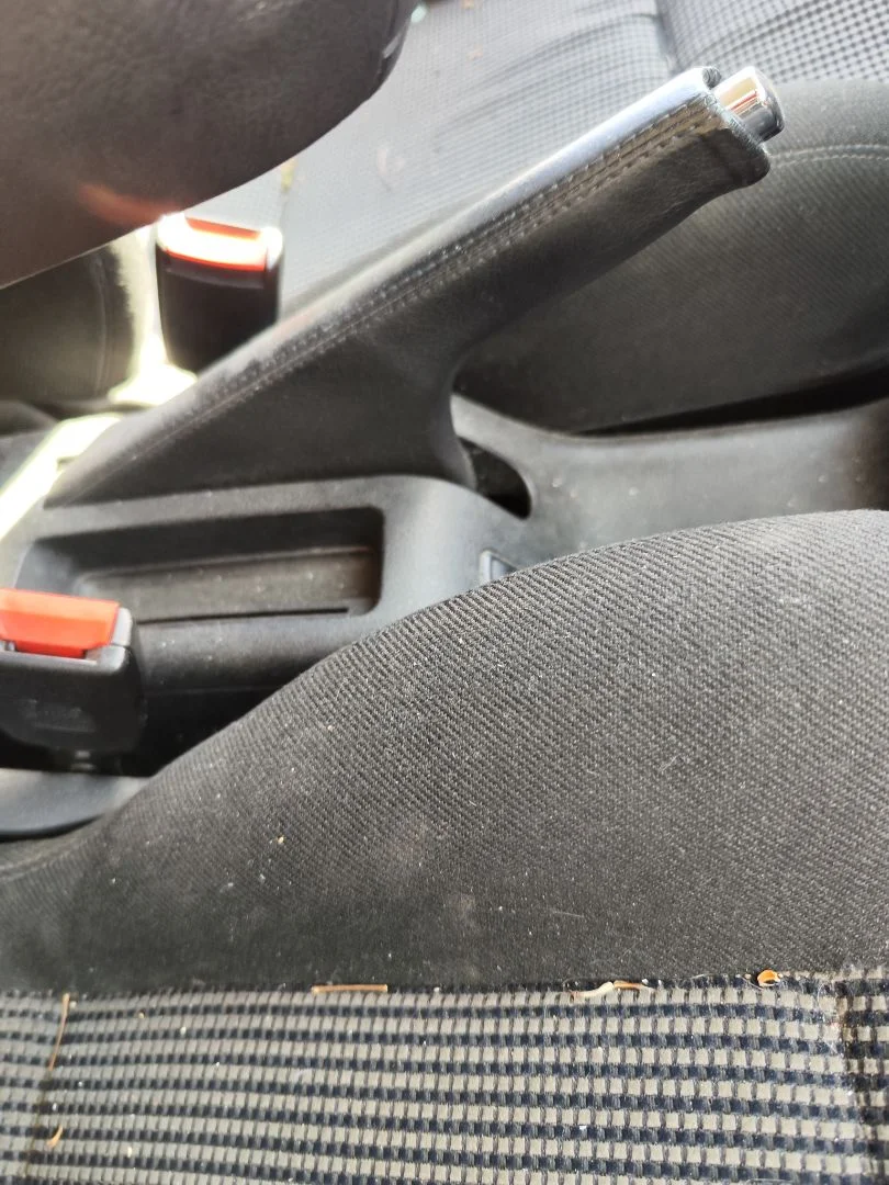 Foto de PALANCA FRENO VOLKSWAGEN GOLF IV BERLINA (1J1)(10.1997) 2.0 (116 CV / 85 KW)