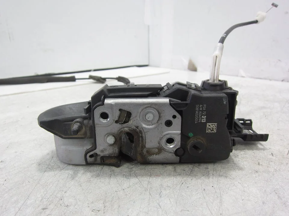 Foto de CERRADURA PUERTA DELANTERA DERECHA CITROEN DS3 1.6 e-HDi FAP (92 CV / 68 KW) referencia 732313