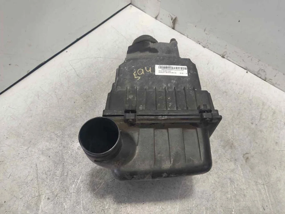 Foto de CAJA FILTRO AIRE PEUGEOT 206 1.4 (75 CV / 55 KW) referencia 1420Q4