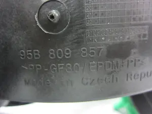 Foto de TAPA EXTERIOR COMBUSTIBLE PORSCHE MACAN (95BA) referencia 95B809857F foto 3