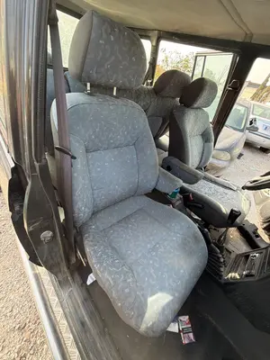 Foto de ASIENTO DELANTERO DERECHO MITSUBISHI GALLOPER (HYUNDAI)(02.1998) 2.5 Turbodiesel (105 CV / 77 KW)