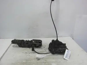 Foto de CERRADURA PUERTA TRASERA IZQUIERDA RENAULT SCENIC III (JZ) 1.6 dCi Diesel FAP (131 CV / 96 KW) referencia 80502000