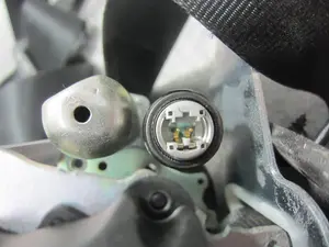 Foto de CINTURON SEGURIDAD TRASERO DERECHO TOYOTA AVENSIS CROSS SPORT (T27) 1.8 16V CAT (147 CV / 108 KW) referencia 630169600D foto 5