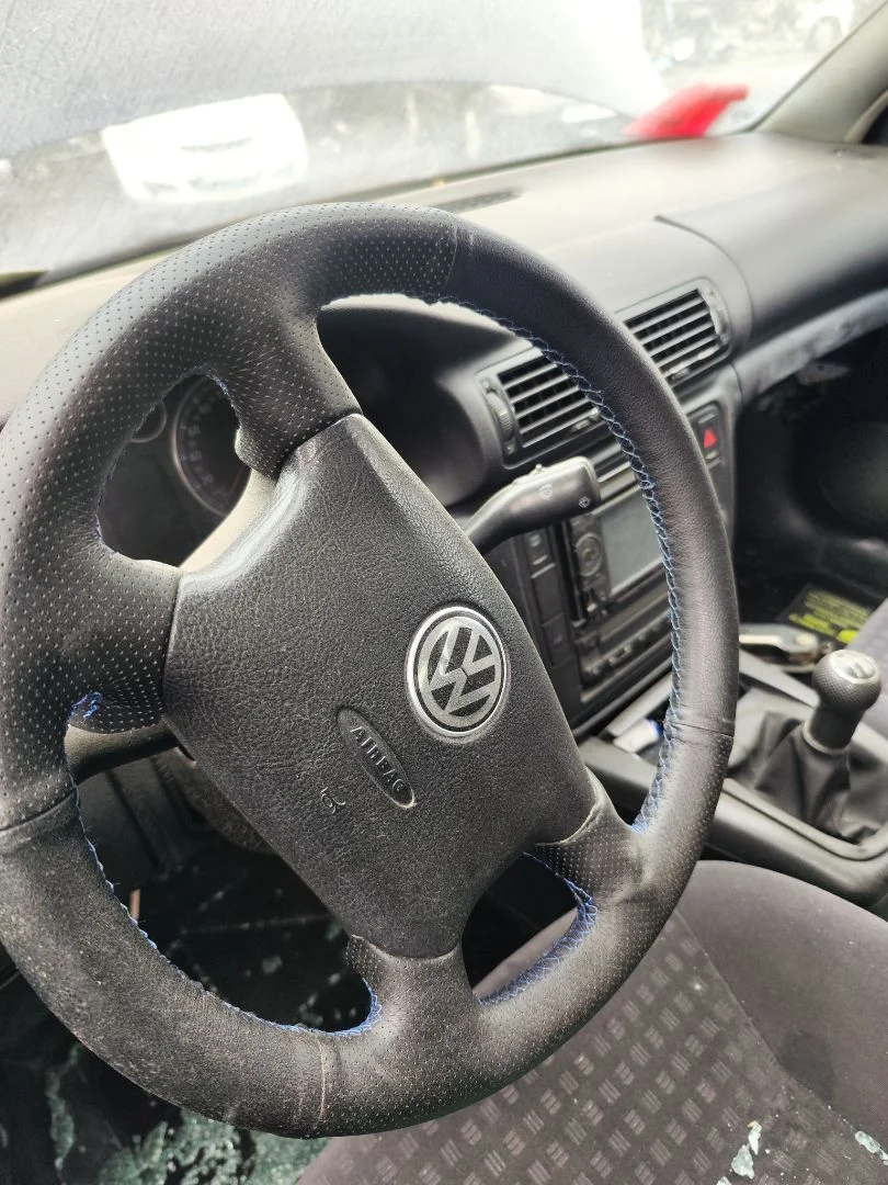 Foto de AIRBAG DELANTERO IZQUIERDO VOLKSWAGEN PASSAT BERLINA (3B3) 1.9 TDI (131 CV / 96 KW)