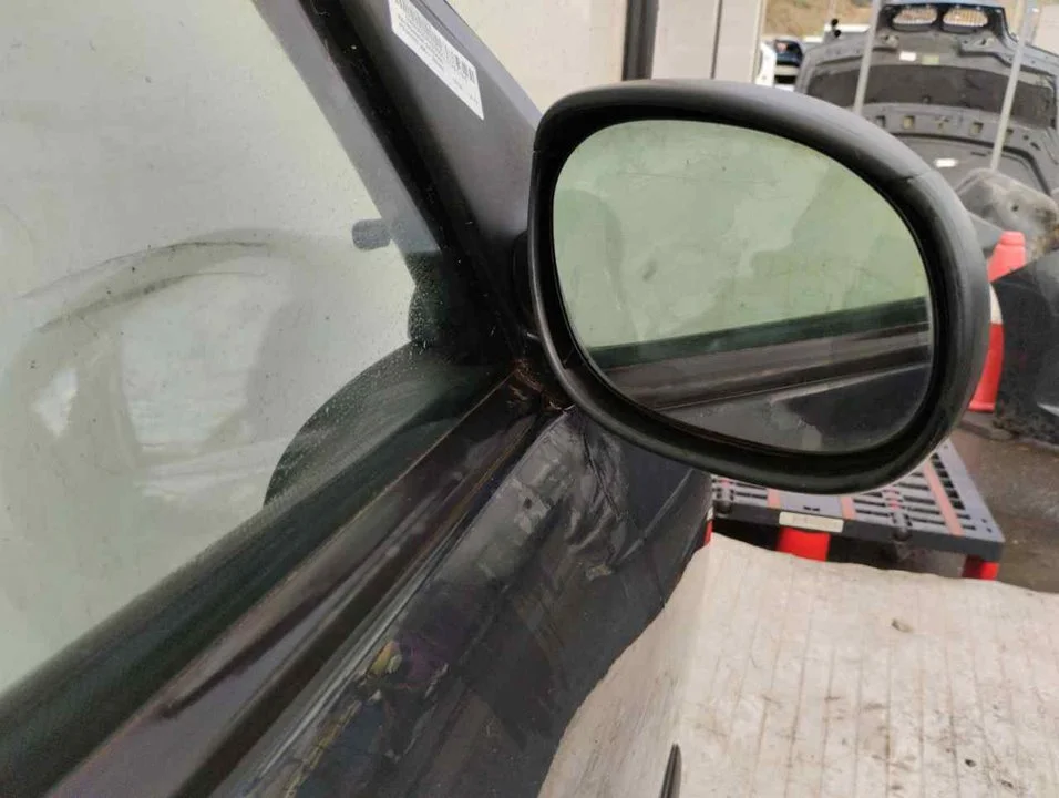 Foto de RETROVISOR DERECHO PEUGEOT 206 + 1.1 (60 CV / 44 KW) referencia 017003