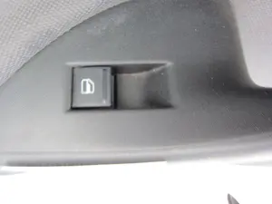 Foto de MANDO ELEVALUNAS TRASERO IZQUIERDO SEAT ALTEA XL (5P5) 1.9 TDI (105 CV / 77 KW)