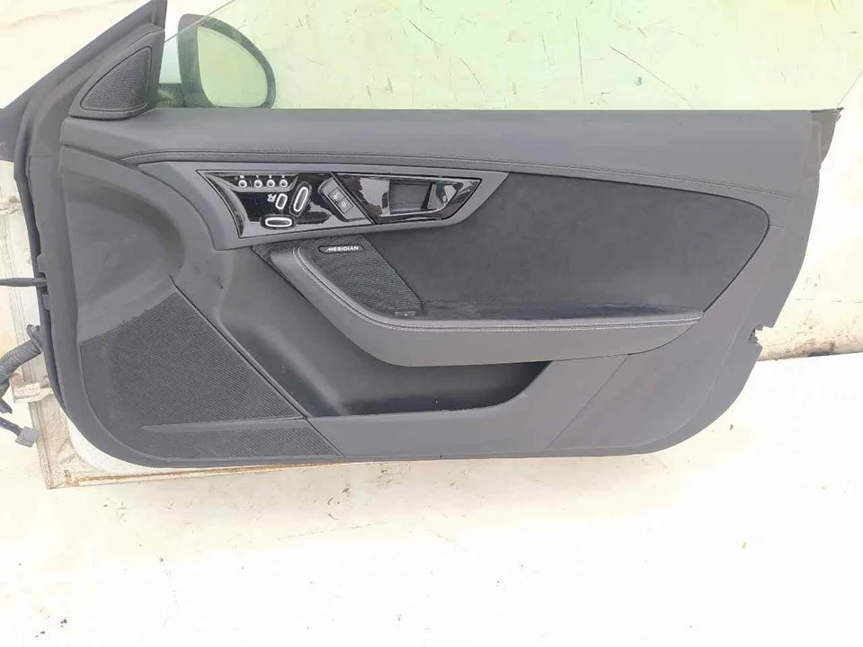 Foto de GUARNECIDO PUERTA DELANTERA DERECHA JAGUAR F-TYPE COUPÉ 2.0 TwinTurbo CAT (300 CV / 221 KW) referencia T2R 26126
